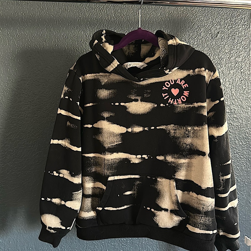 H&M Hoodie “You are worth it”